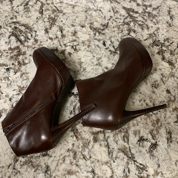 Stuart Weiztman Brown “Gran” Leather Ankle Booties - Picture 9 of 16